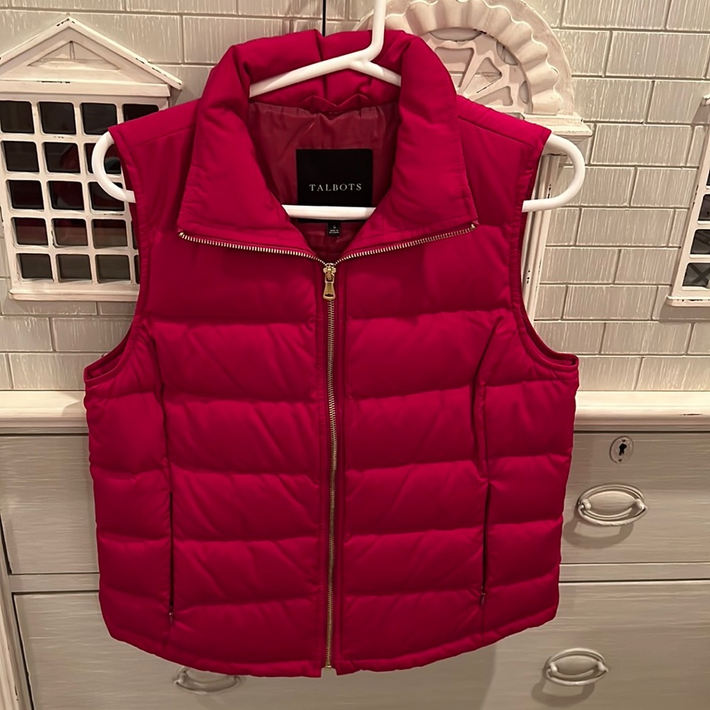 Womens Talbots red puffy vest with gold zipper